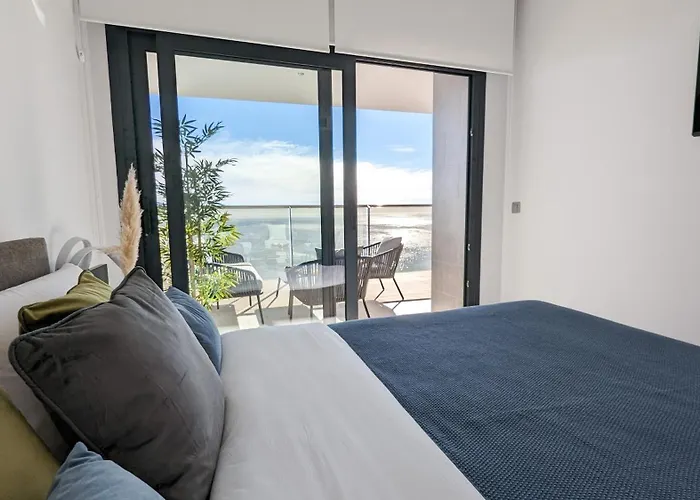 Sunset Cliffs Superb 公寓 *