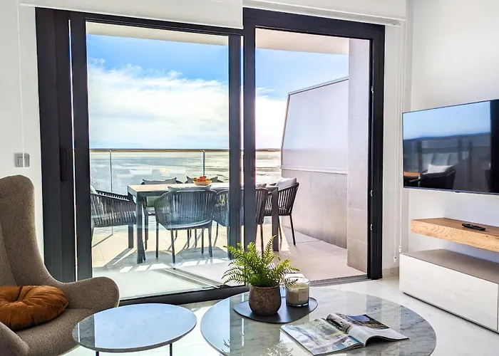 Sunset Cliffs Superb 公寓